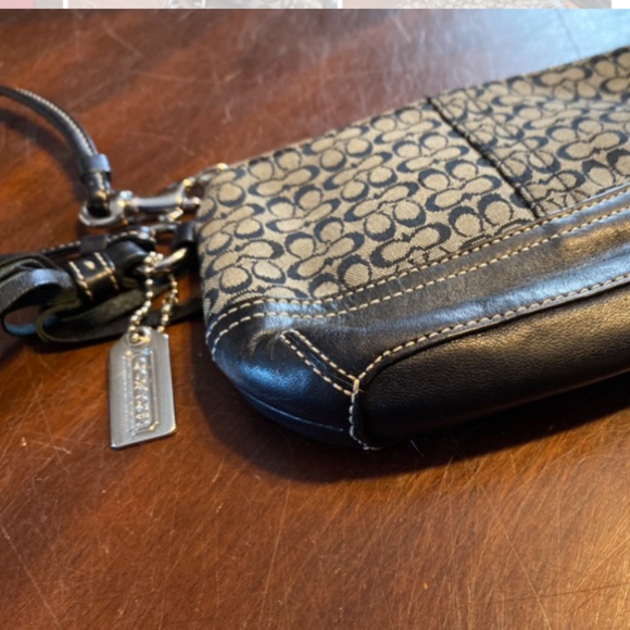 Coach Handbags - Vintage Leather Coach Black and Gray Wristlet